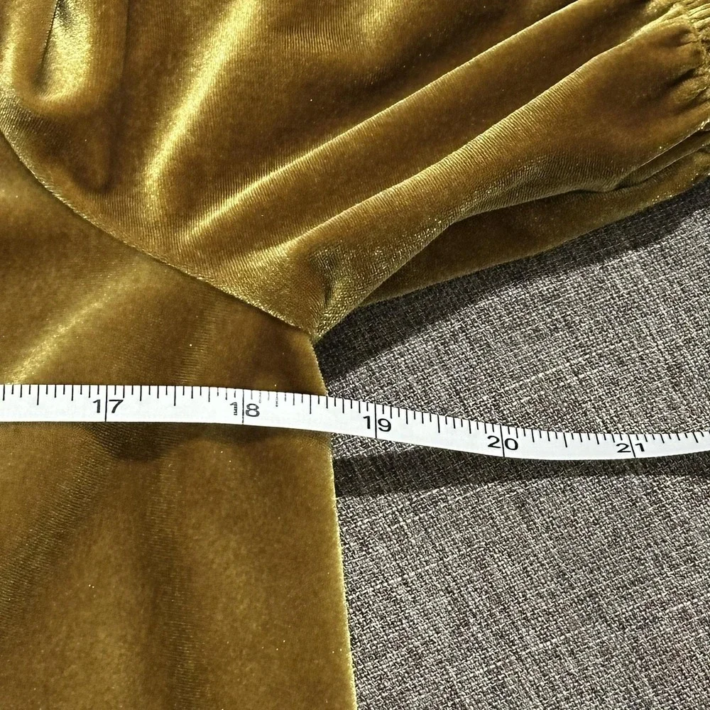 Madewell Shirt Womens Medium Gold Velvet Wrap Puff Sleeve‎ Smocked Hem Top